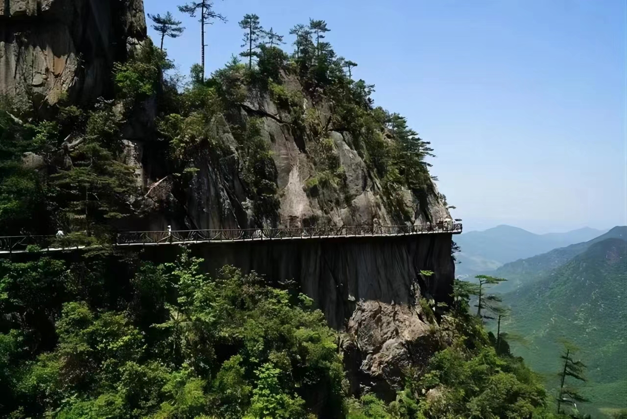 大明山 滿目皆景